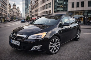 Opel Astra Sports Tourer 1.7 Diesel, von einem Besitzer.