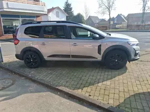 Dacia Jogger 1.0 TCe 100 ECO-G Extreme (EU 6d) Bild 4
