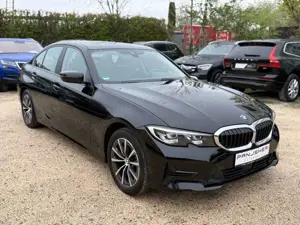 BMW 320 d Lim Aut ACC BliSp Leder Keyless LiveCockpit