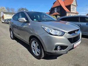 Hyundai iX35 Premium 4WD Leder Tempomat Anhängerkupplung Bild 4