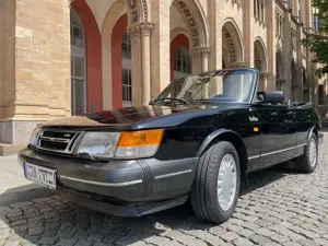 Saab 900