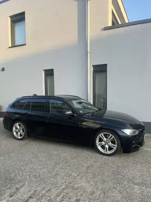 BMW 320 320d Touring xDrive Sport Line