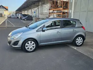 Opel Corsa D / AUTOMATIK  / Parksensor / Tüv Neu