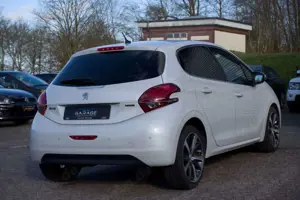 Peugeot 208 Allure/Automatik/Pano Bild 4