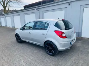 Opel Corsa Corsa 1.4 16V Automatik 150 Jahre Opel Bild 2