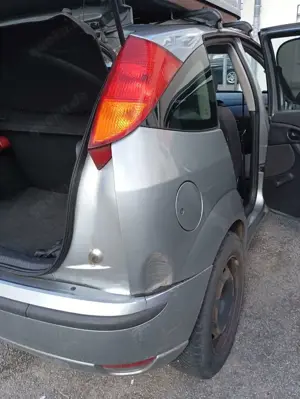 Ford Focus Focus 1.6 Futura Bild 3