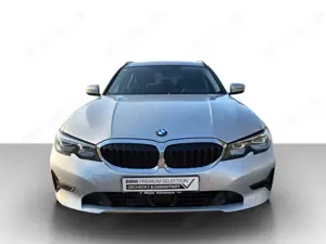 BMW 320 d Touring Advantage Navi LED AHK Alarm Shz Bild 2