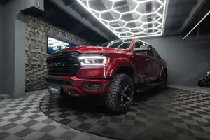 Dodge RAM 5.7 V8 HEMI 4x4 OFFROAD NIGHT-Edition LED