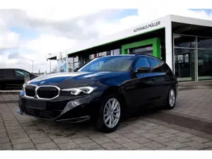 BMW 318 d Touring Navi HarmanKardon LED ACC Apple CP