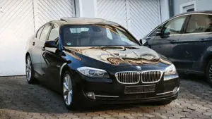 BMW 520 d F10 *TÜV/Service/Steuerkette NEU *LEDER *NAVI Bild 4