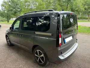 Volkswagen Caddy Caddy 1.5 TSI BMT HeckFlügelTür AnhängerK SitzHZ VW Garantie Bild 4