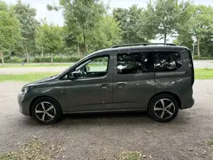 Volkswagen Caddy Caddy 1.5 TSI BMT HeckFlügelTür AnhängerK SitzHZ VW Garantie Bild 5