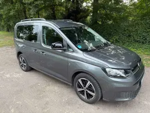Volkswagen Caddy Caddy 1.5 TSI BMT HeckFlügelTür AnhängerK SitzHZ VW Garantie Bild 2