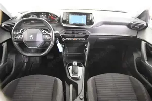 Peugeot 2008 Active 130 Automatik *1.Hand*Navi*Park ass. Bild 2