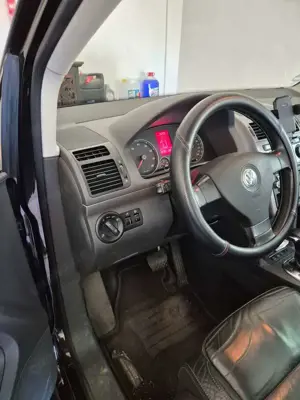 Volkswagen Touran Trendline Bild 2