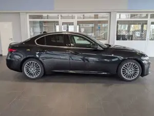 Alfa Romeo Giulia Lusso Ti*ACC*XENON*KAM* Bild 2