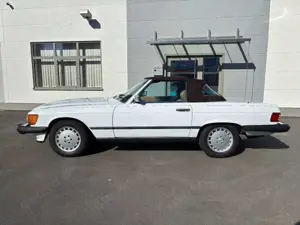 Mercedes-Benz 560 560 SL Cabrio Bild 4