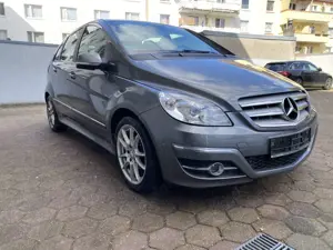 Mercedes-Benz B 180 B-Klasse BlueEFFICIENCY/ SHZ/ LMFELGEN“17/ PDC