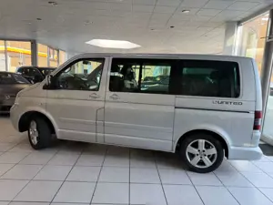 Volkswagen T5 Transporter T5 Multivan United Bild 2