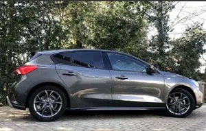 Ford Focus ST- LINE  1.0 EcoBoost / 125 PS/ TOP Zustand
