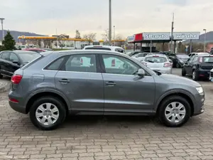 Audi Q3 basis quattro S-Tronic Klima AHK Bild 4
