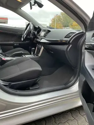 Mitsubishi Lancer Plus Bild 5