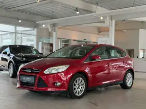 Ford Focus Lim. Titanium*KLIMAAUT*SHZ*PDC*180PS*BLUET
