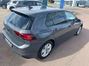 Volkswagen Golf VIII Lim. 1.5 TSI 150PS LED+PDC+GARANTIE Bild 2