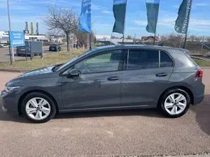 Volkswagen Golf VIII Lim. 1.5 TSI 150PS LED+PDC+GARANTIE Bild 3