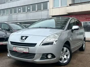 Peugeot 5008 Business-Line 1.6 HDI *7SITZ*PANO*