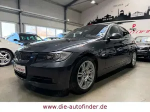 BMW 330 i xDrive Lim. Aut. Xenon,Navi,Leder,PDC,17"