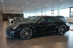 Porsche 992 .2 Carrera 4S Cabrio | SportDesign | 18-Wege Bild 3