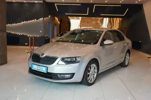 Skoda Octavia Lim. Joy 1.Hand+Standheizung+BiXenon+PDC