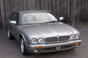 Jaguar XJR Top gepflegter XJR mit 3 Jahre Garantie