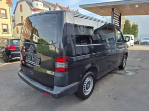 Volkswagen T5 Caravelle Trendline " TÜV / AU neu " Bild 4