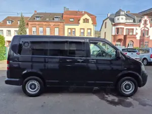 Volkswagen T5 Caravelle Trendline " TÜV / AU neu " Bild 5