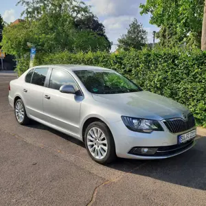 Skoda Superb 2.0 TDI (140 PS/103 kw) Silber Diesel