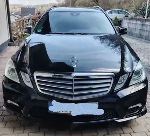 Mercedes-Benz E 220 E 220 T CDI DPF BlueEFFICIENCYAvantgarde