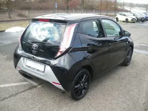 Toyota Aygo Aygo 5-Türer x-play Team Deutschland Bild 3