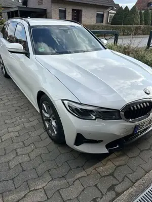BMW 320 320d Mild-Hybrid Touring Aut. Sport Line