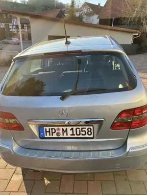 Mercedes-Benz B 200 CDI Bild 2