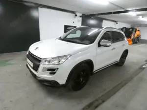 Peugeot 4008 Allure 4WD*Navi*PDC*AHK*RFK*