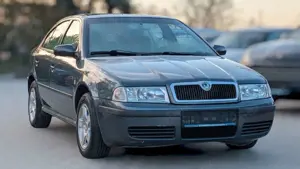Skoda Octavia 1.6 Ambiente Klima Alu TÜV Neu 8Räder