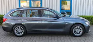 BMW 320 320d xDrive Tour. AUTOM*LEDER*NAVI*XENON*PANO*PDC* Bild 4