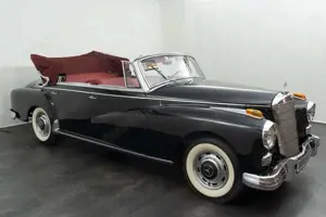 Mercedes-Benz 300 d Cabriolet (Adenauer) Bild 2