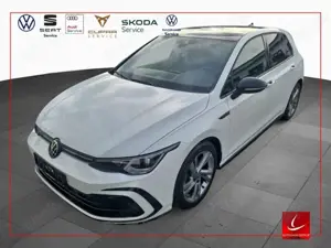 Volkswagen Golf VIII 1.5 eTSI R-LINE BLACK-STYLE LED-PLUS KAMERA