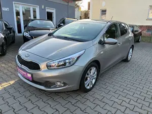 Kia Ceed / cee'd 1.6 FIFA World Cup Edition / LPG / Navi / Kamera