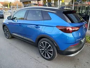 Opel Grandland X Hybrid4 1.6 AT Business INNOVATION Bild 3