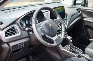 Suzuki Others S-Cross 1.5 DUALJET HYBRID Comfort+ ALLGRIP+AHK Bild 4