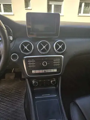 Mercedes-Benz A 200 7G-DCT Peak Edition Bild 3